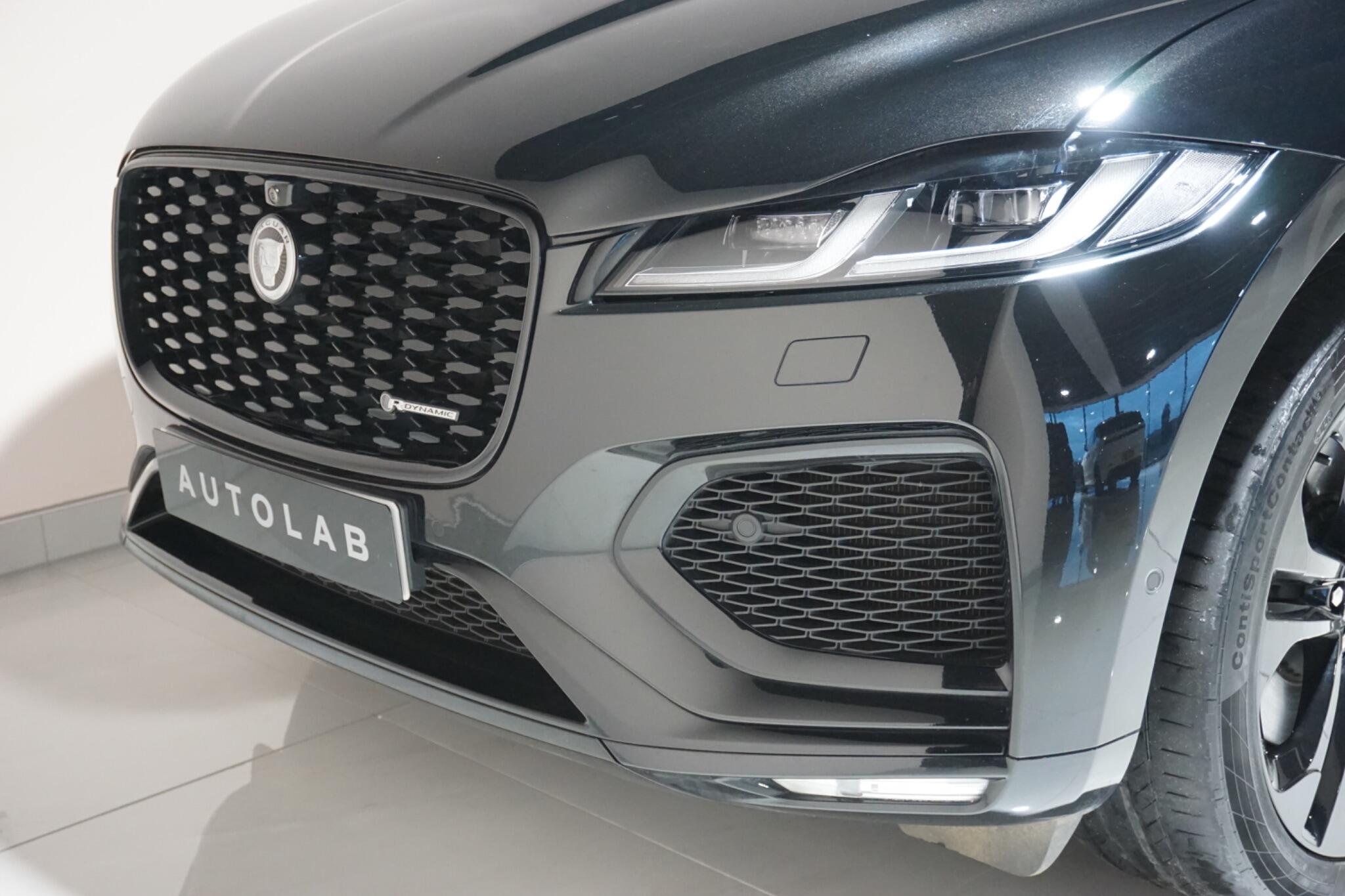 Jaguar F-PACE 3.0 D300 MHEV R-Dynamic HSE Black SUV 5dr Diesel Auto AWD Euro 6 (s/s) (300 ps)